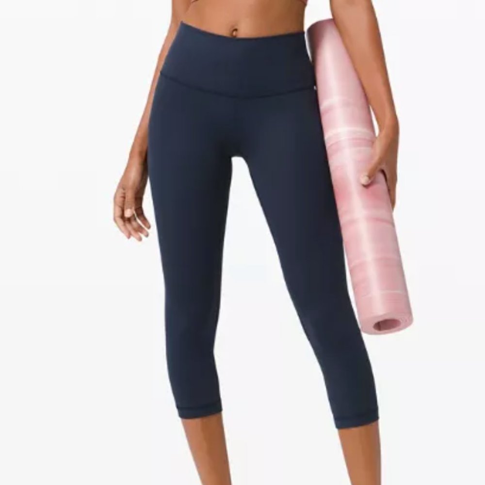 Lululemon Wunder Under Crop 21"  Leggings Size 4/ Navy
